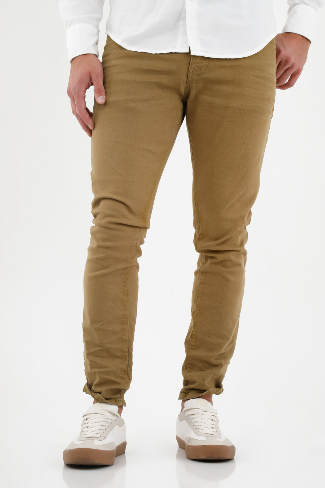 Pantalón cinco bolsillos café para hombre