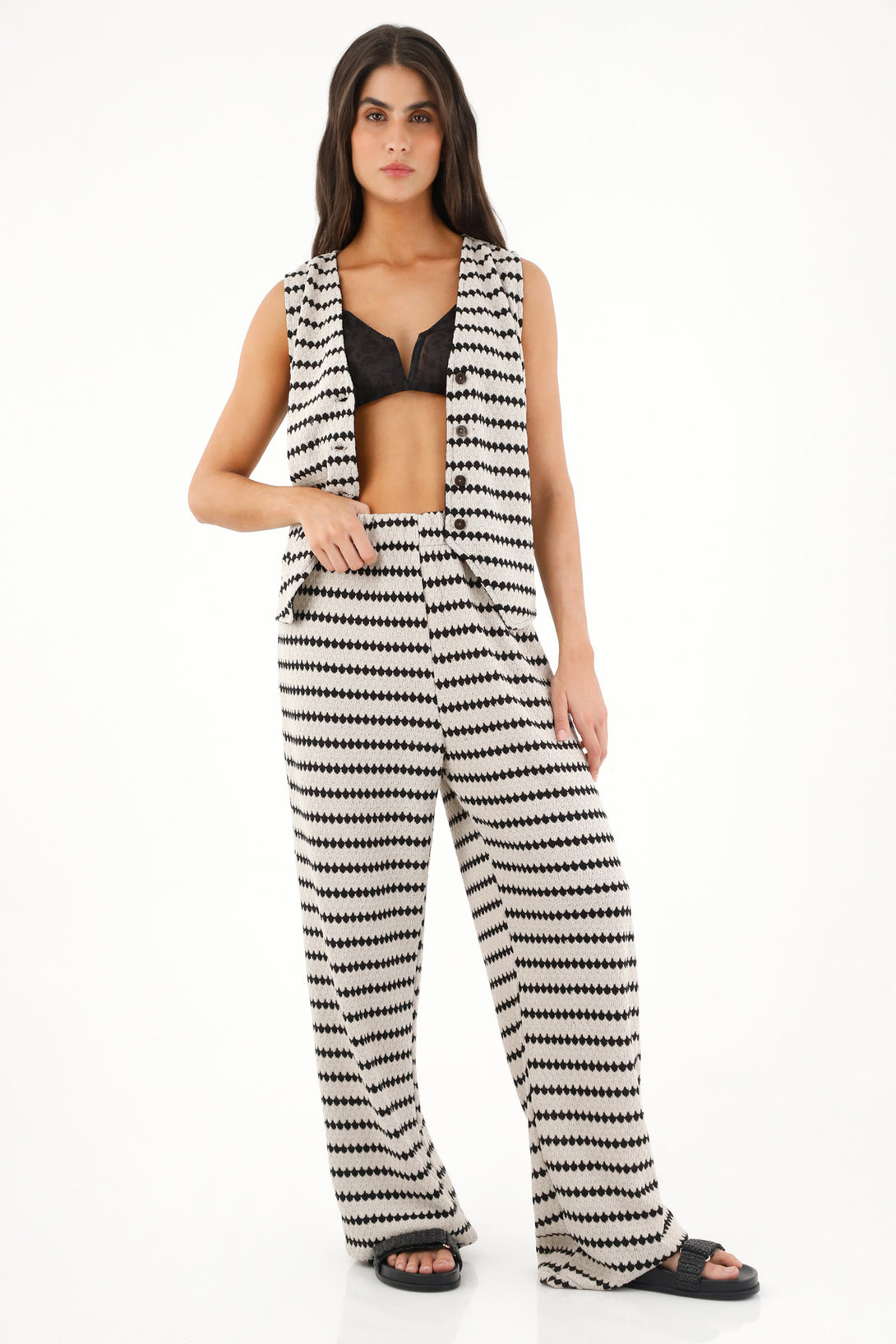 Women's striped and diamond patterned woven pants