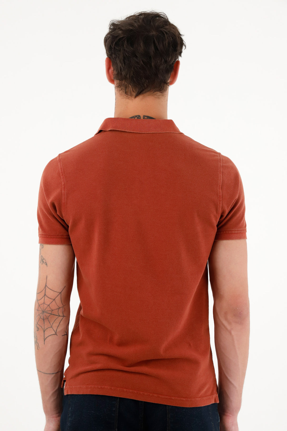 Polo roja con raqueta bordada para hombre