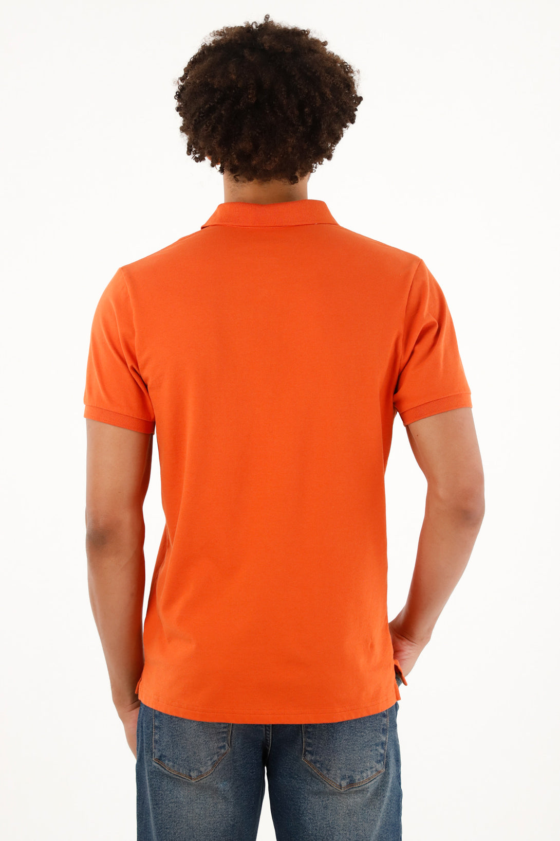 Polo naranja con cuello y puños en rib para hombre