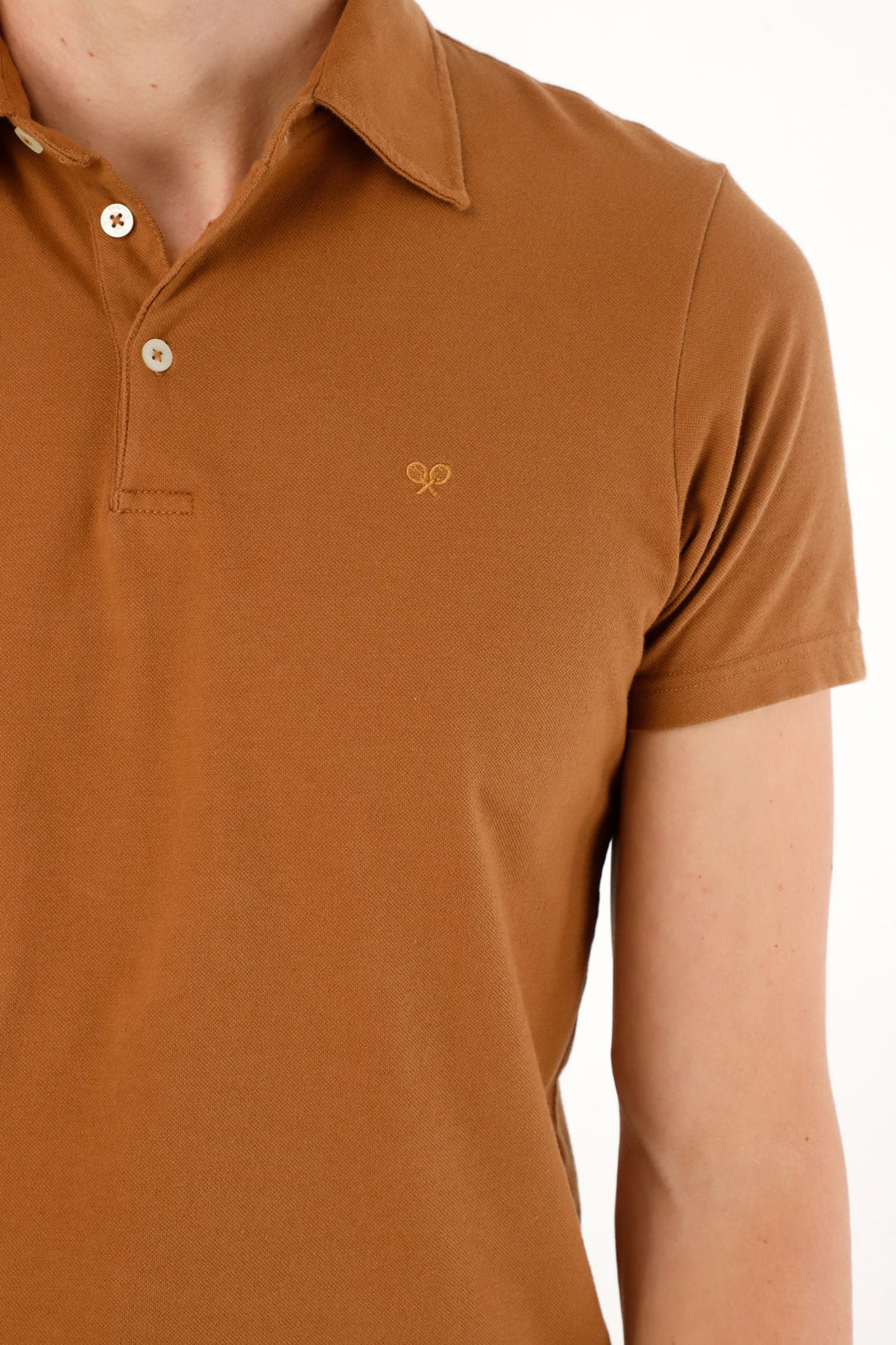 Men's brown polo with embroidered racket