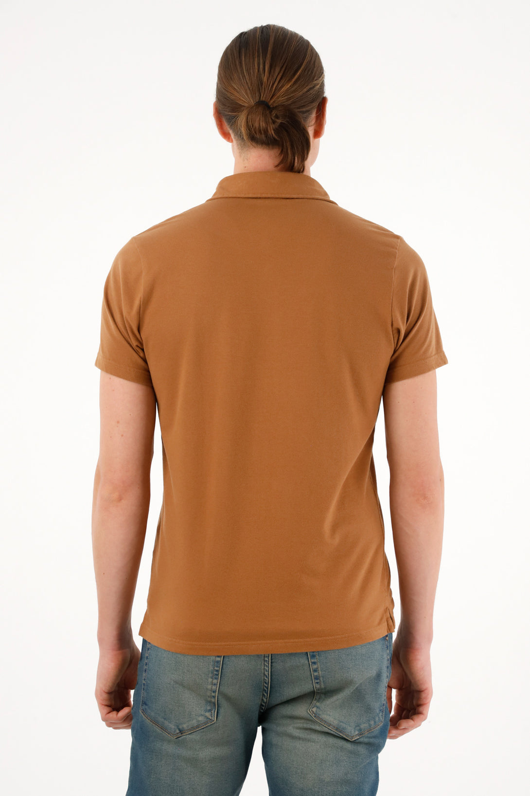 Men's brown polo with embroidered racket