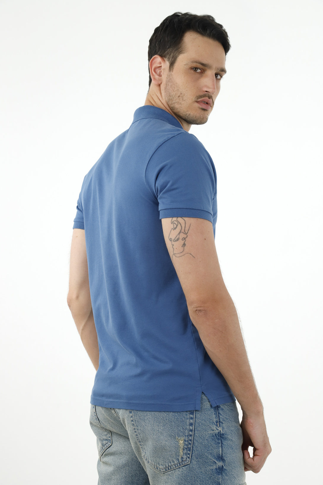 Polo azul para hombre