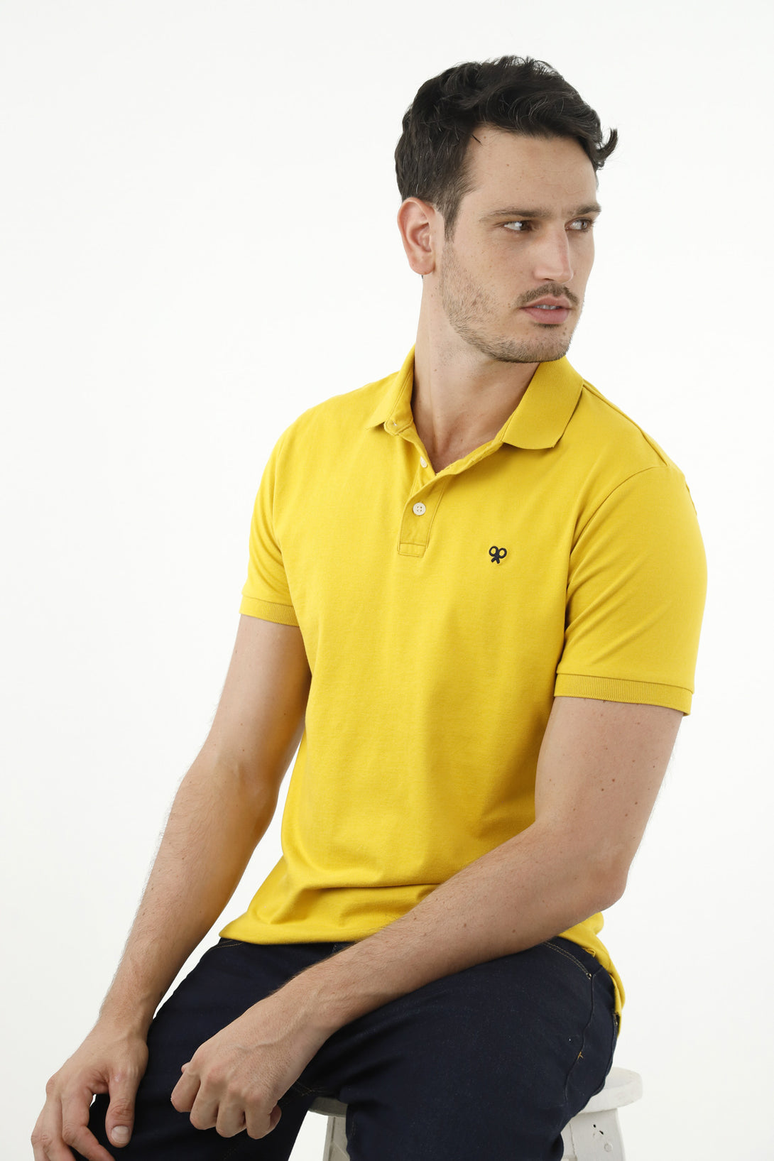 Polo amarilla para hombre