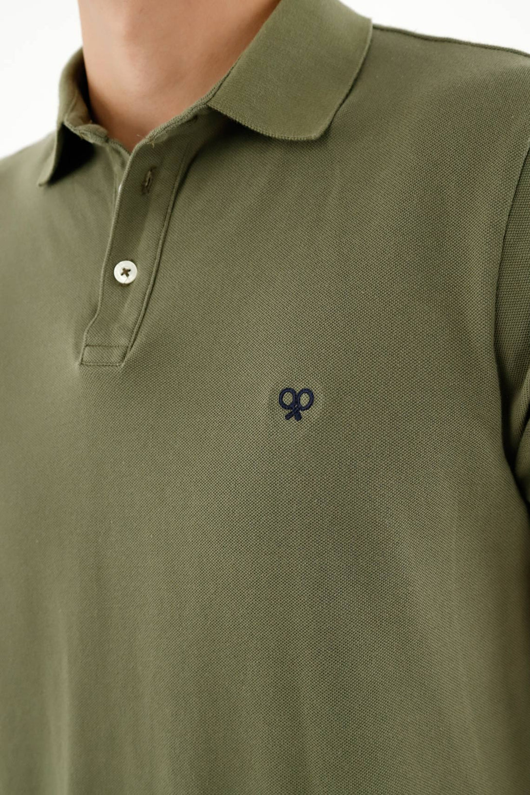 Polo con tres botones verde para hombre