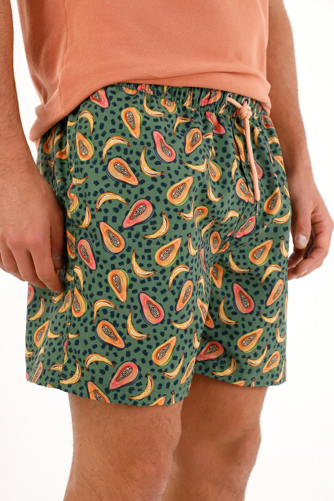 Pantaloneta de baño verde con estampado de papayas para hombre