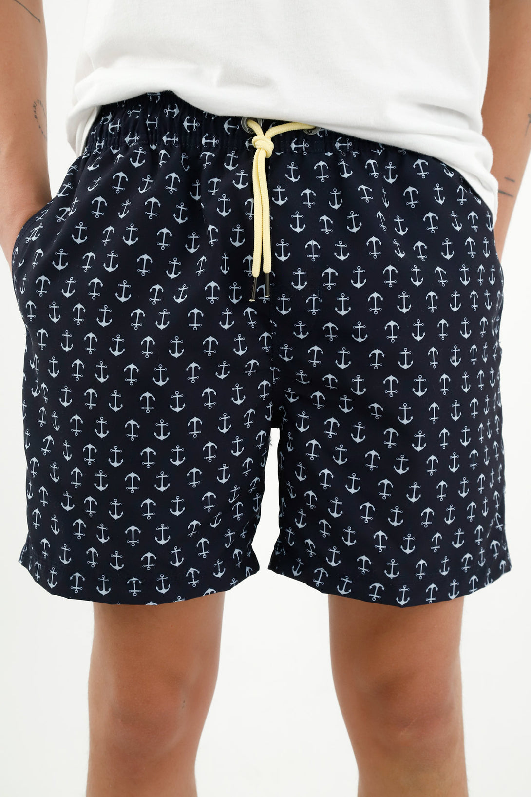 Pantaloneta azul con mini print de anclas para hombre