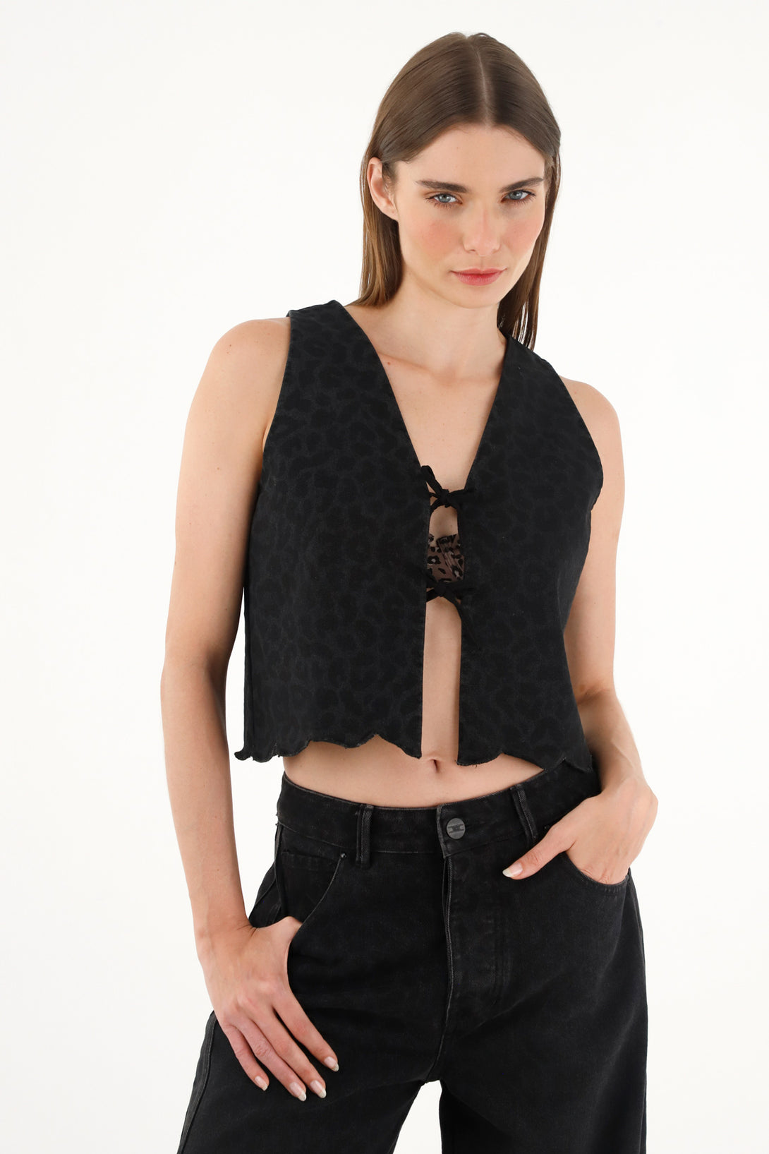 Women's crop vest with embroidered details