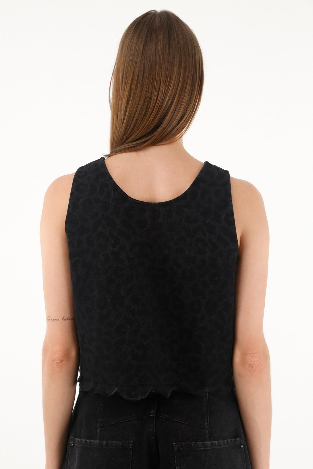 Women's crop vest with embroidered details