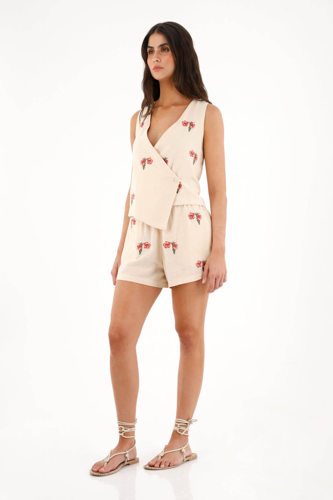 Women's cream flower-embroidered vest