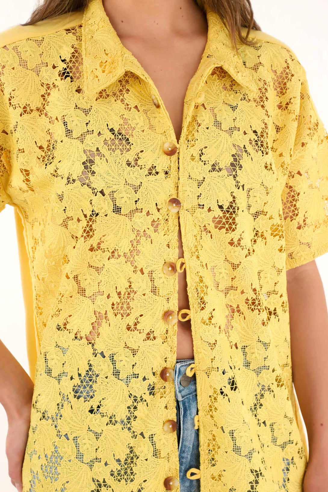 Kimono amarillo con tela bordada para mujer