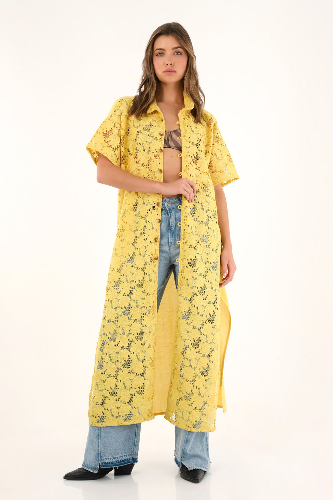 Kimono amarillo con tela bordada para mujer