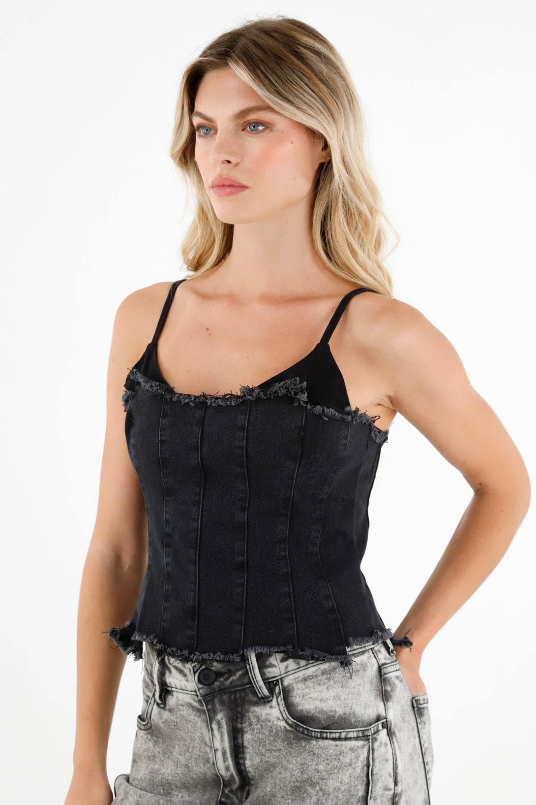 Camisa tipo chaleco en denim negro para mujer