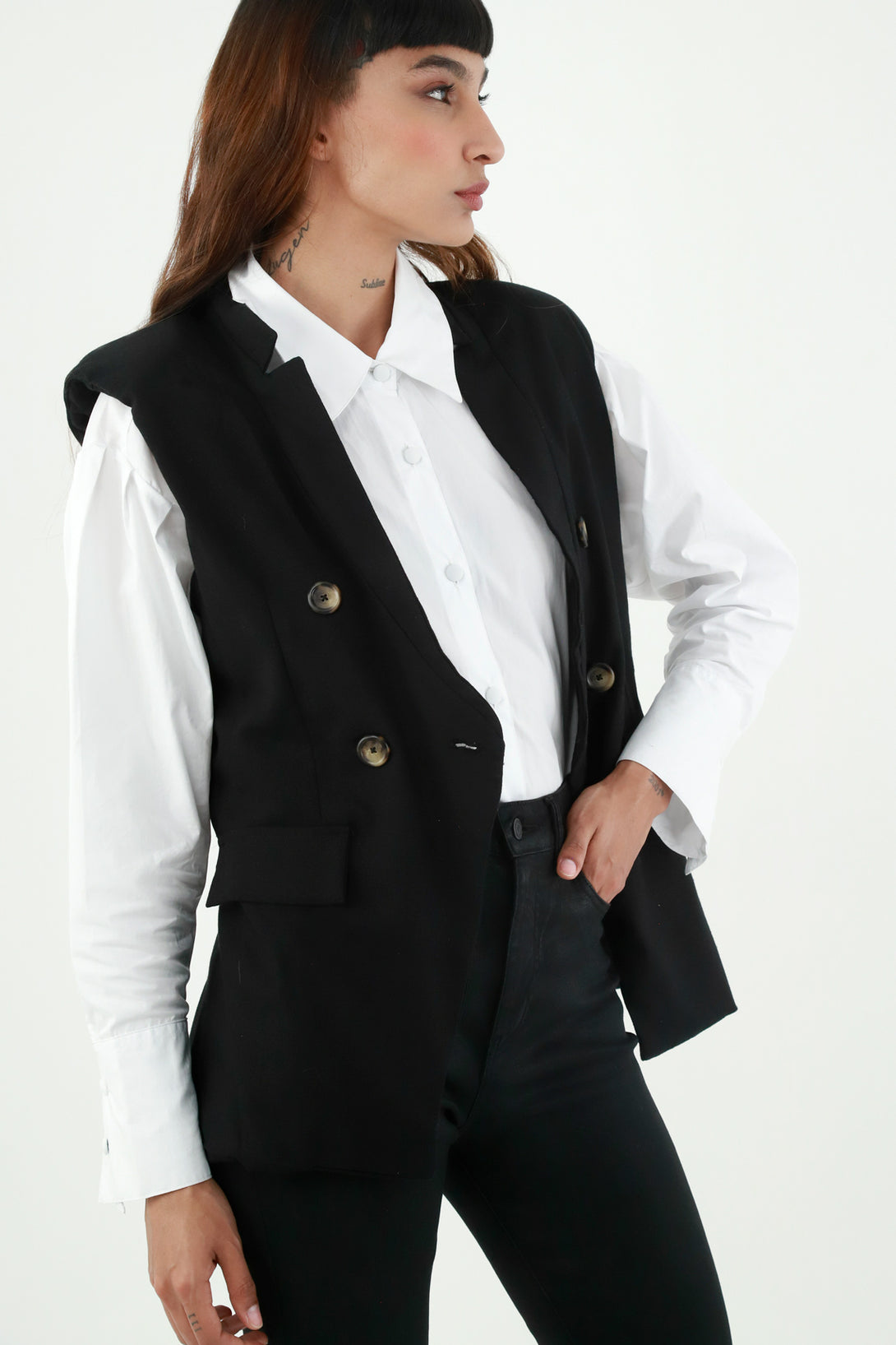 Chaleco tipo blazer negro para mujer