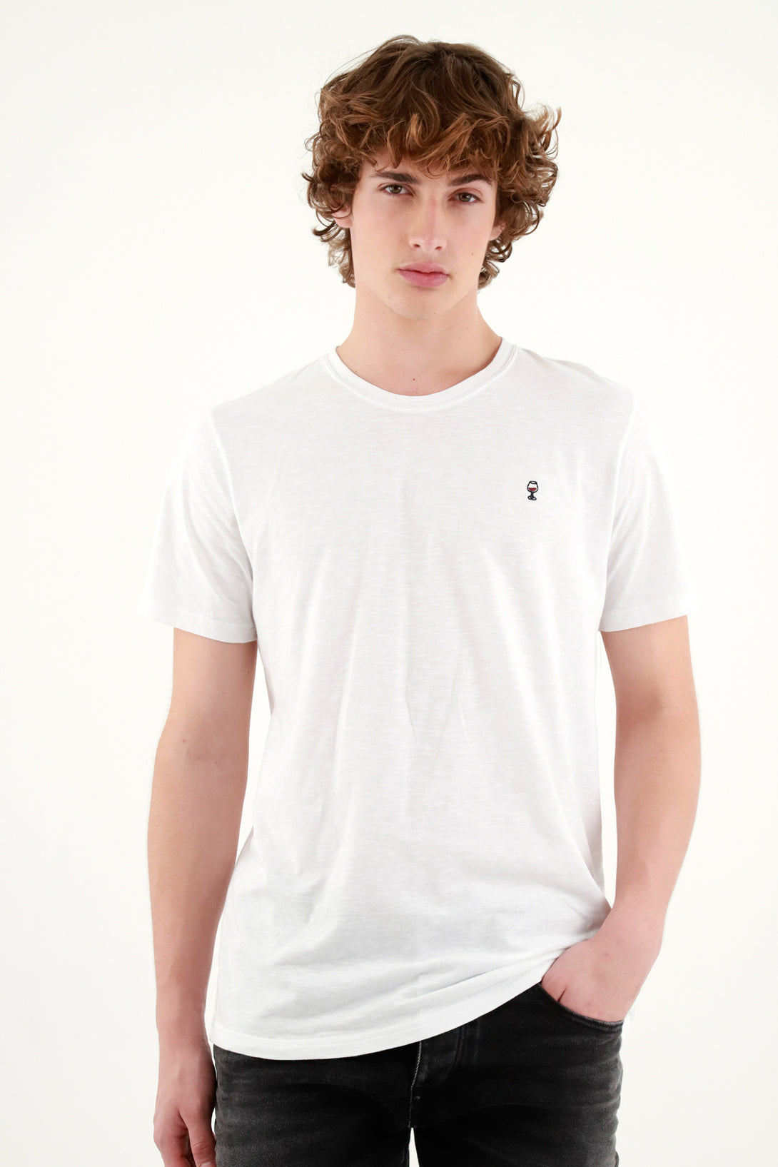 Camiseta blanca con mini detalle para hombre