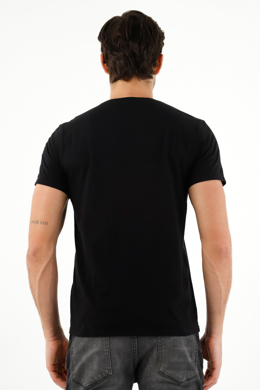 Camiseta básica negra para hombre