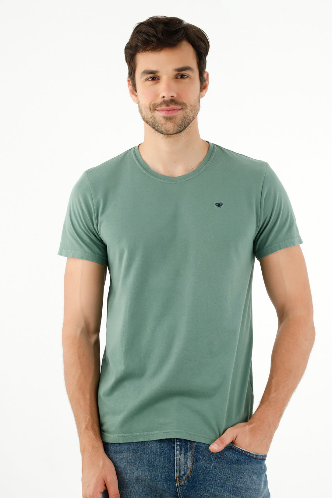 Camiseta verde con mini bordado para hombre