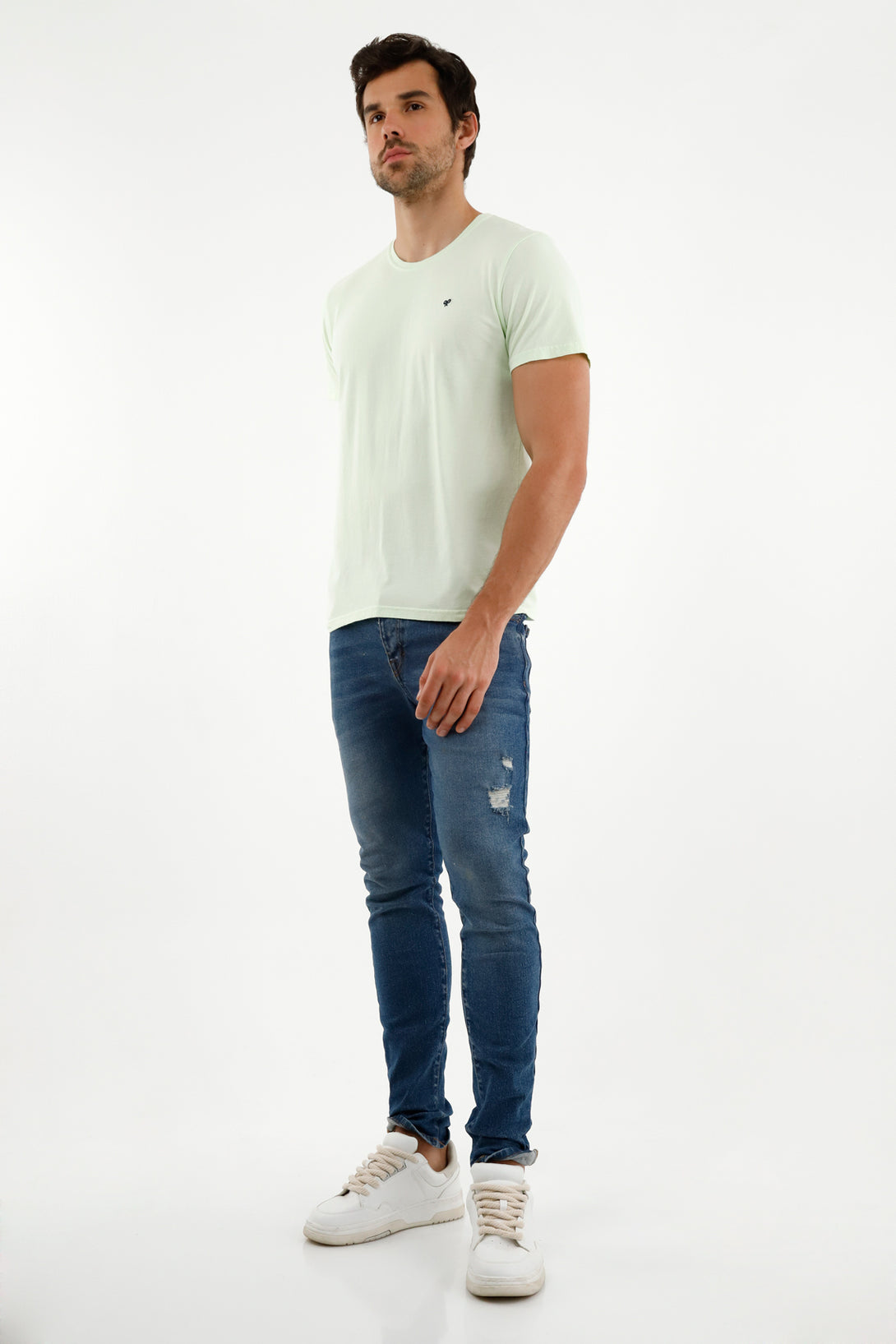 Camiseta verde con mini bordado para hombre