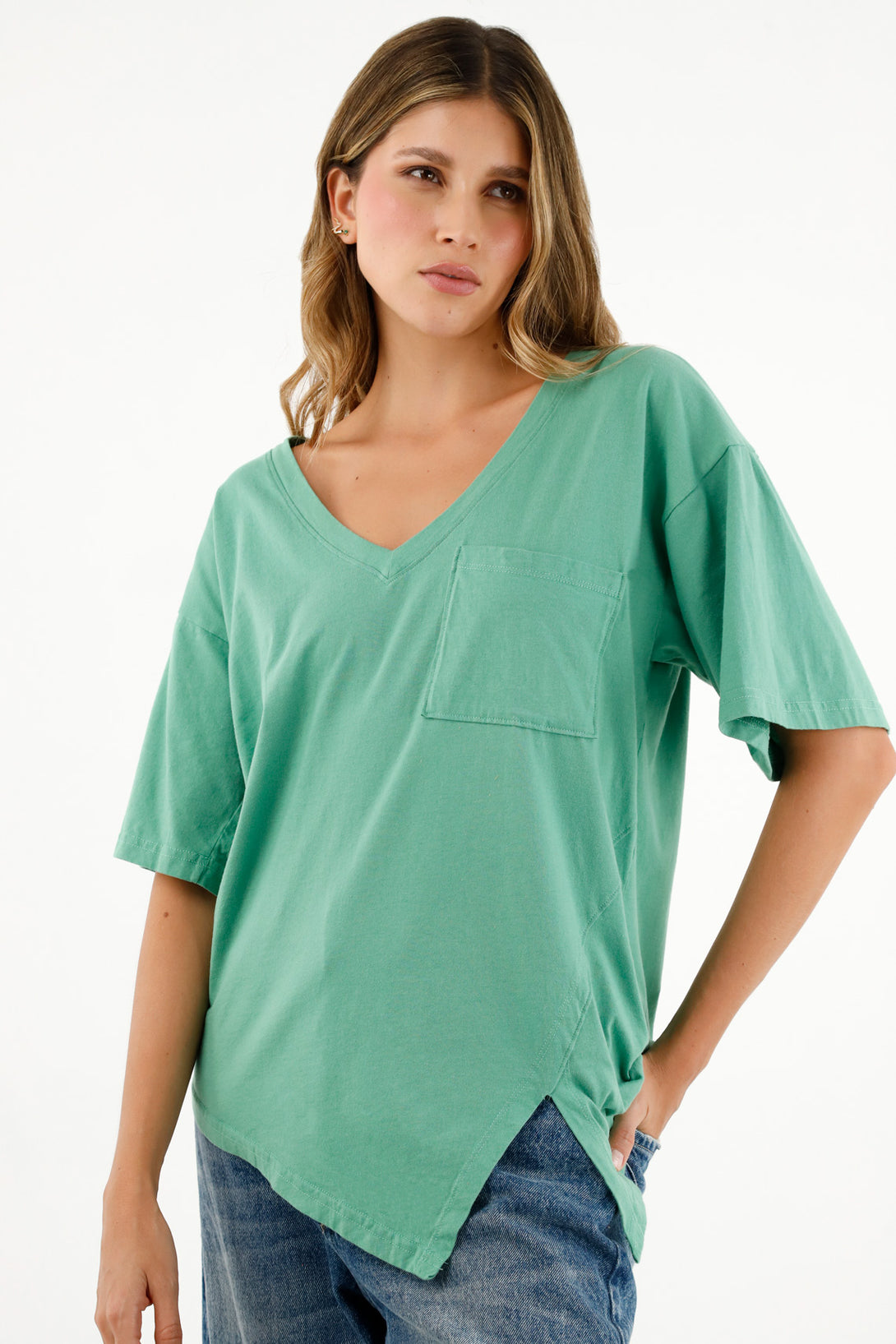 Camiseta verde con bolsillo de parche para mujer