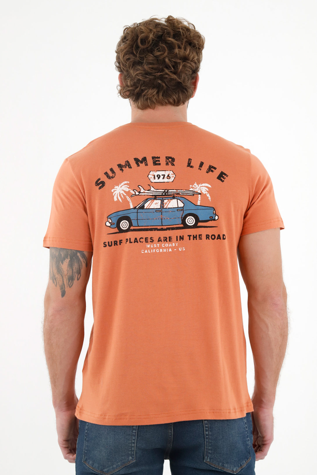 Camiseta naranja estampada en espalda para hombre