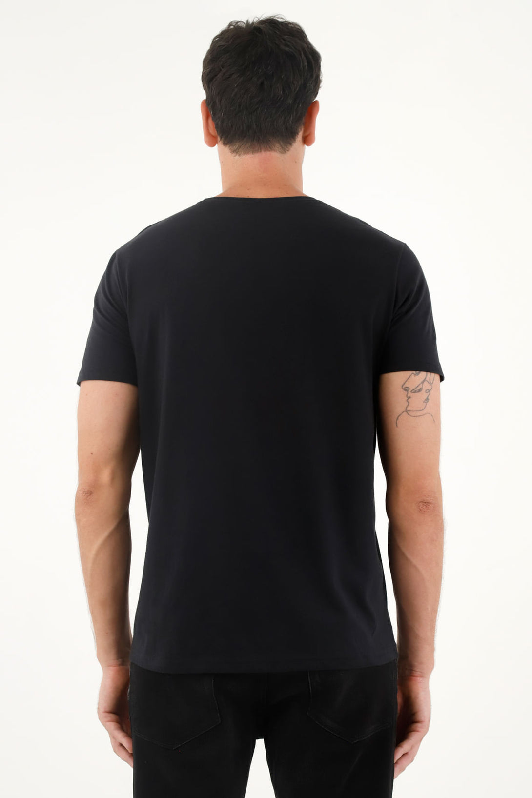 Camiseta básica negra para hombre