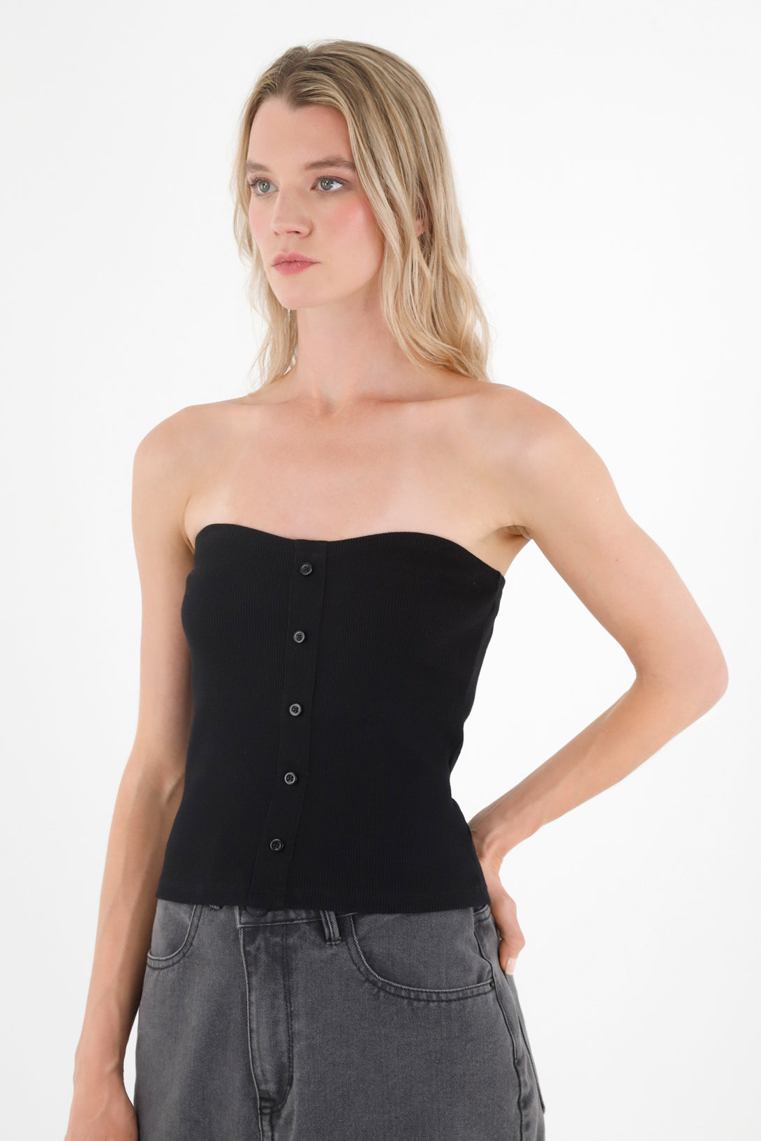 Camiseta strapless negra para mujer