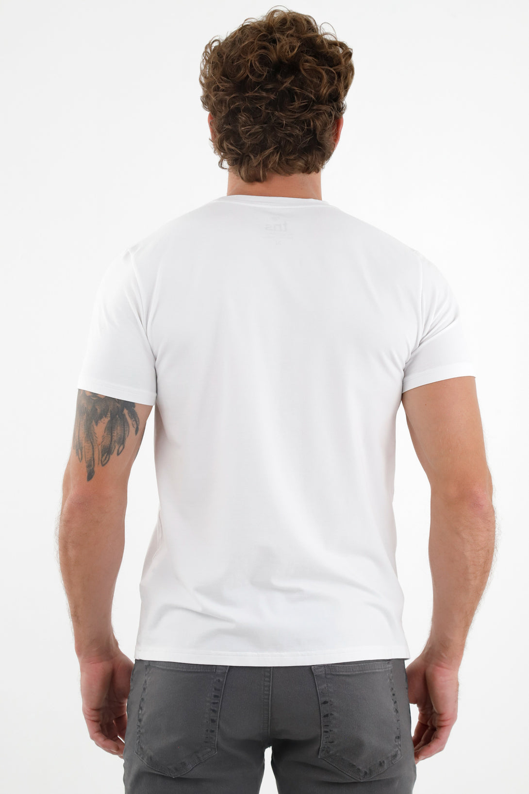 Camiseta blanca con raqueta estampada para hombre