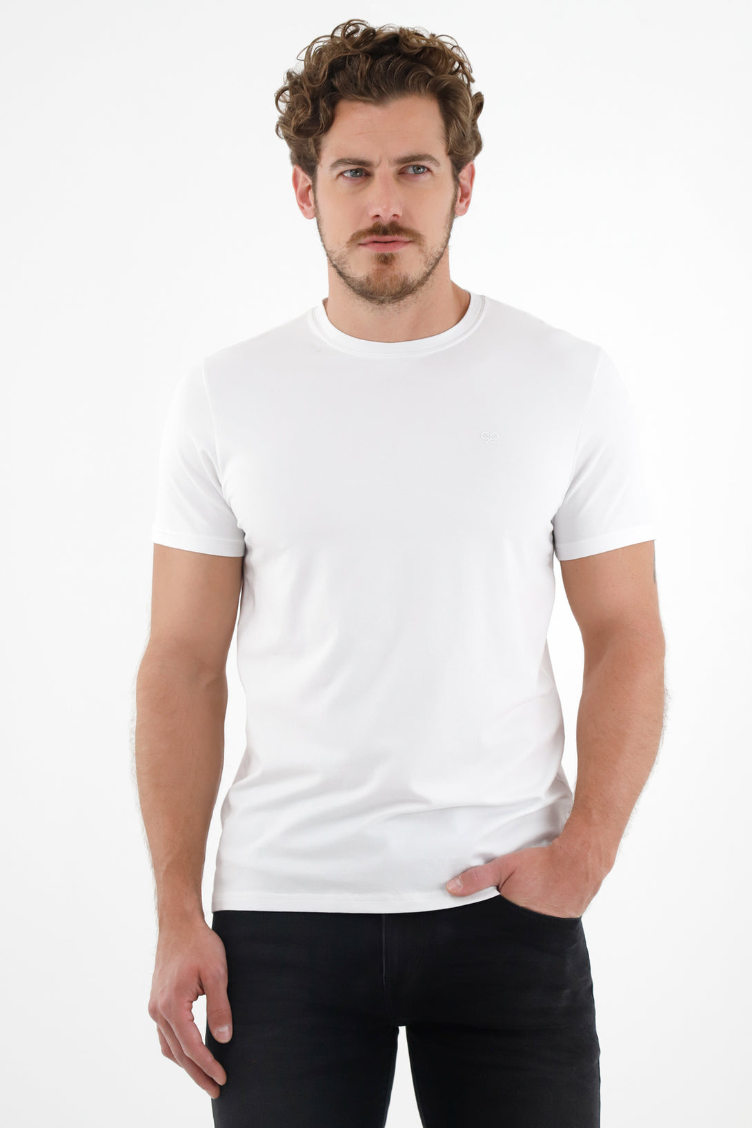 Camiseta blanca cuello redondo para hombre