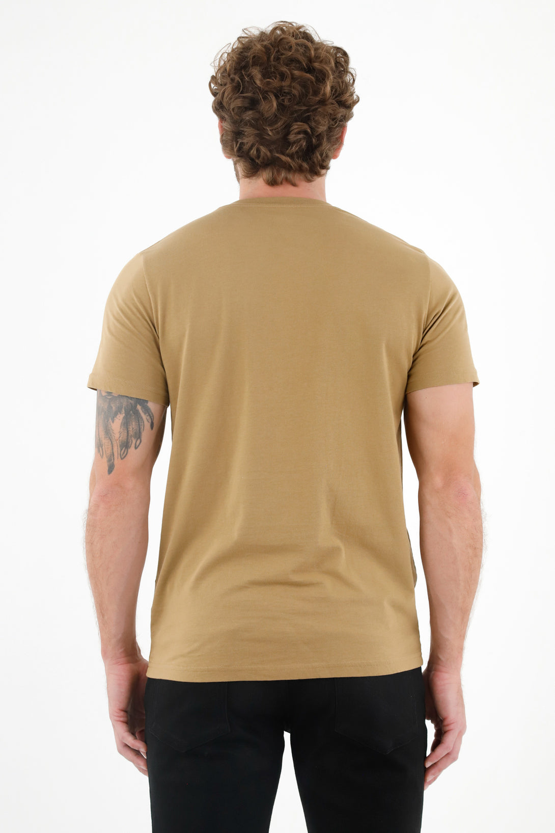 Camiseta café con mini bordado para hombre