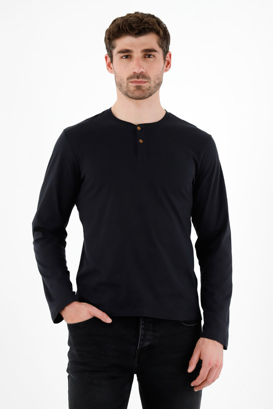 Men's Black Long-Sleeve T-Shirt