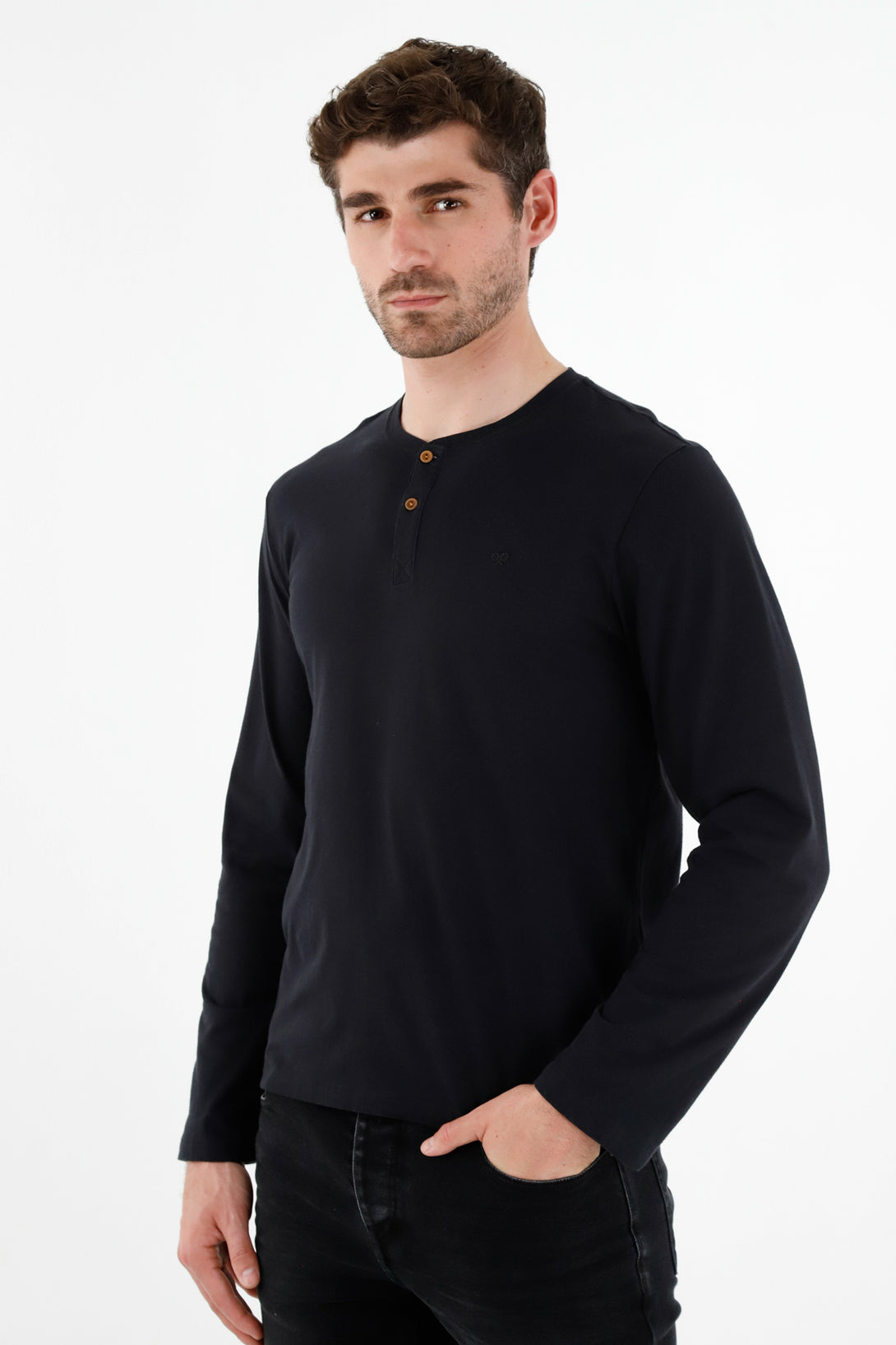 Men's Black Long-Sleeve T-Shirt