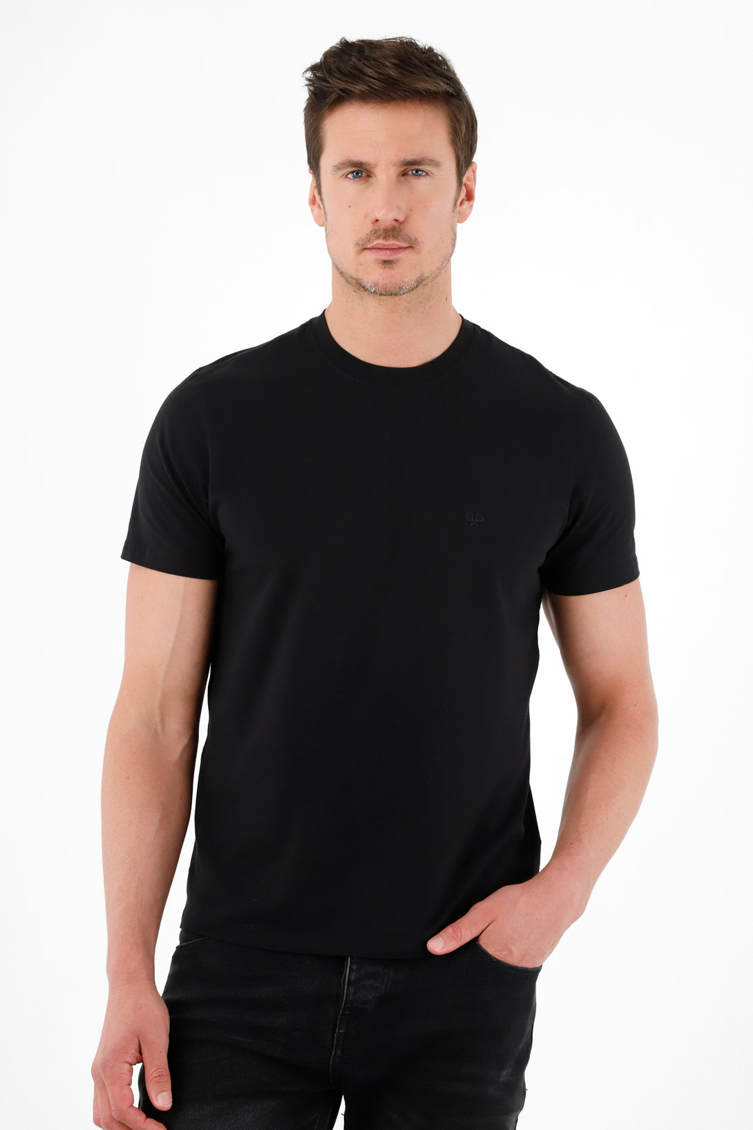 Camiseta negra cuello redondo para hombre