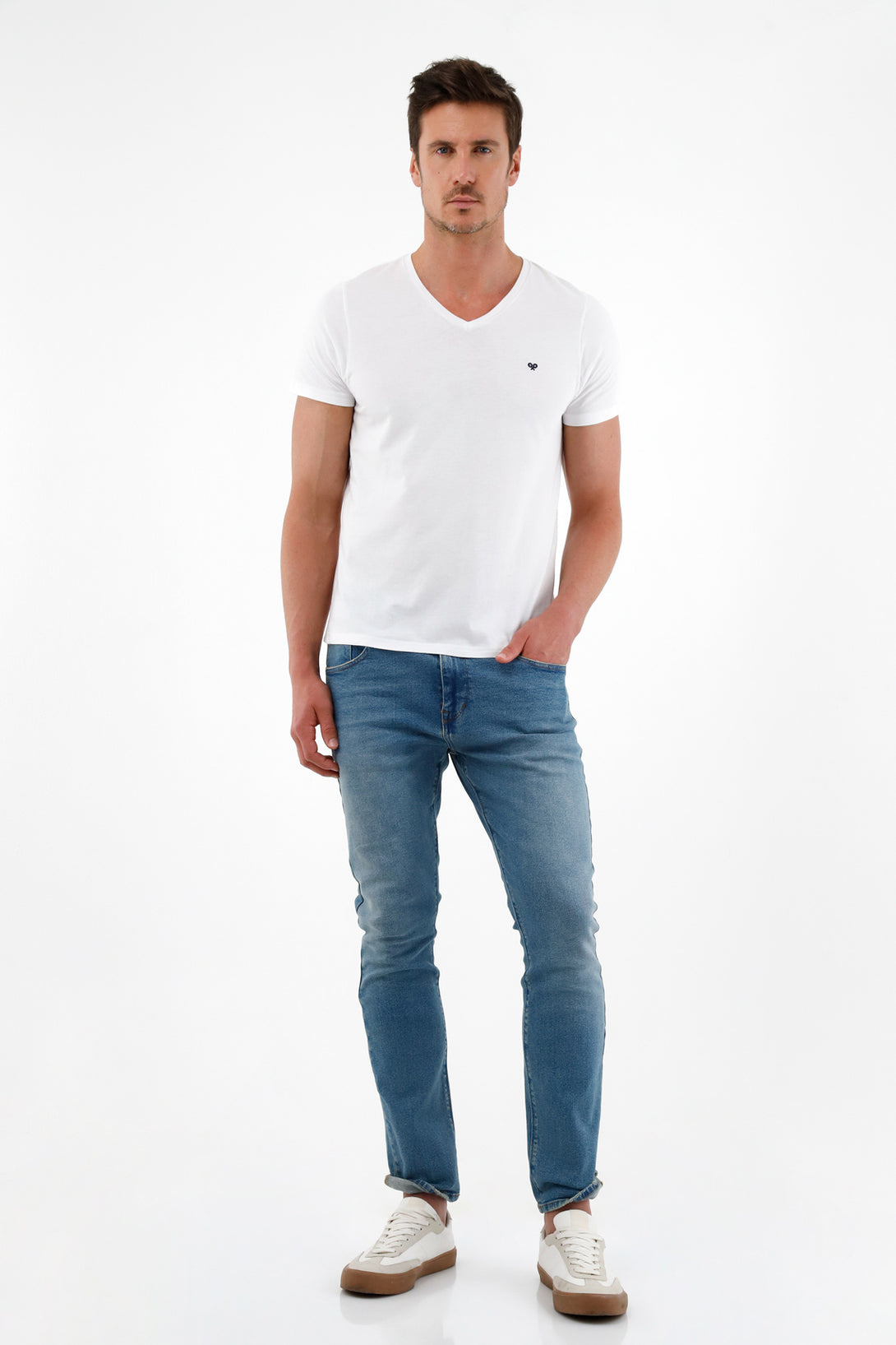 Camiseta blanca cuello en V para hombre