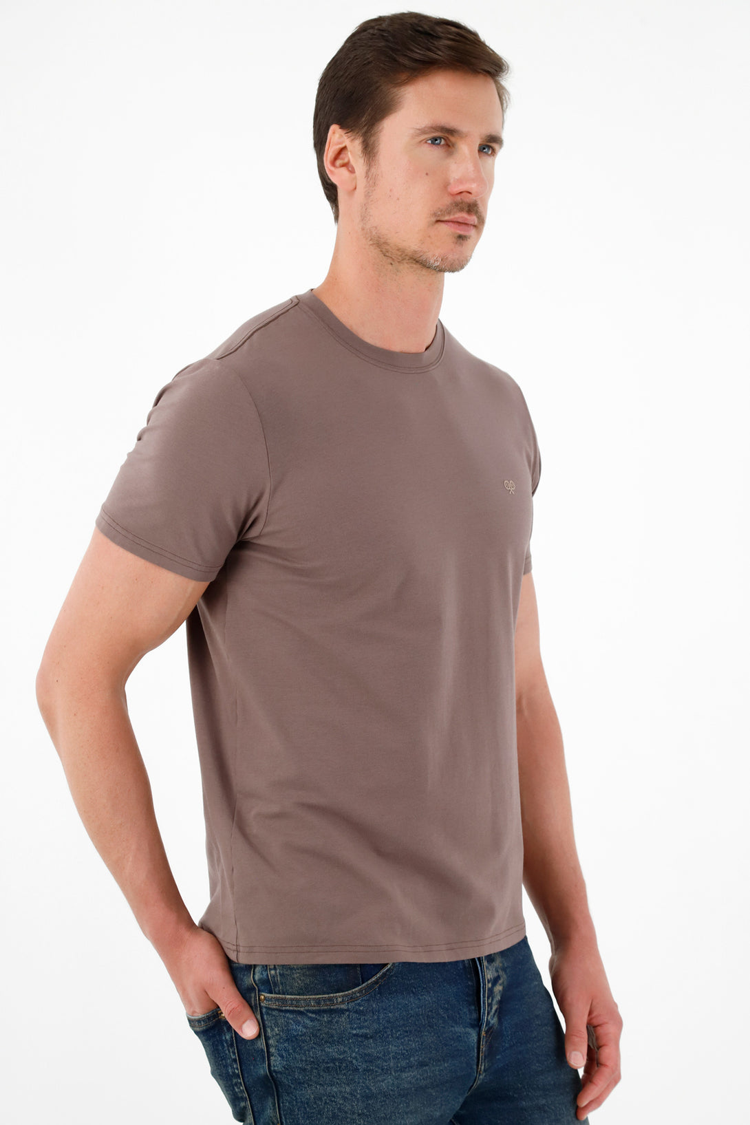 Camiseta café cuello redondo para hombre