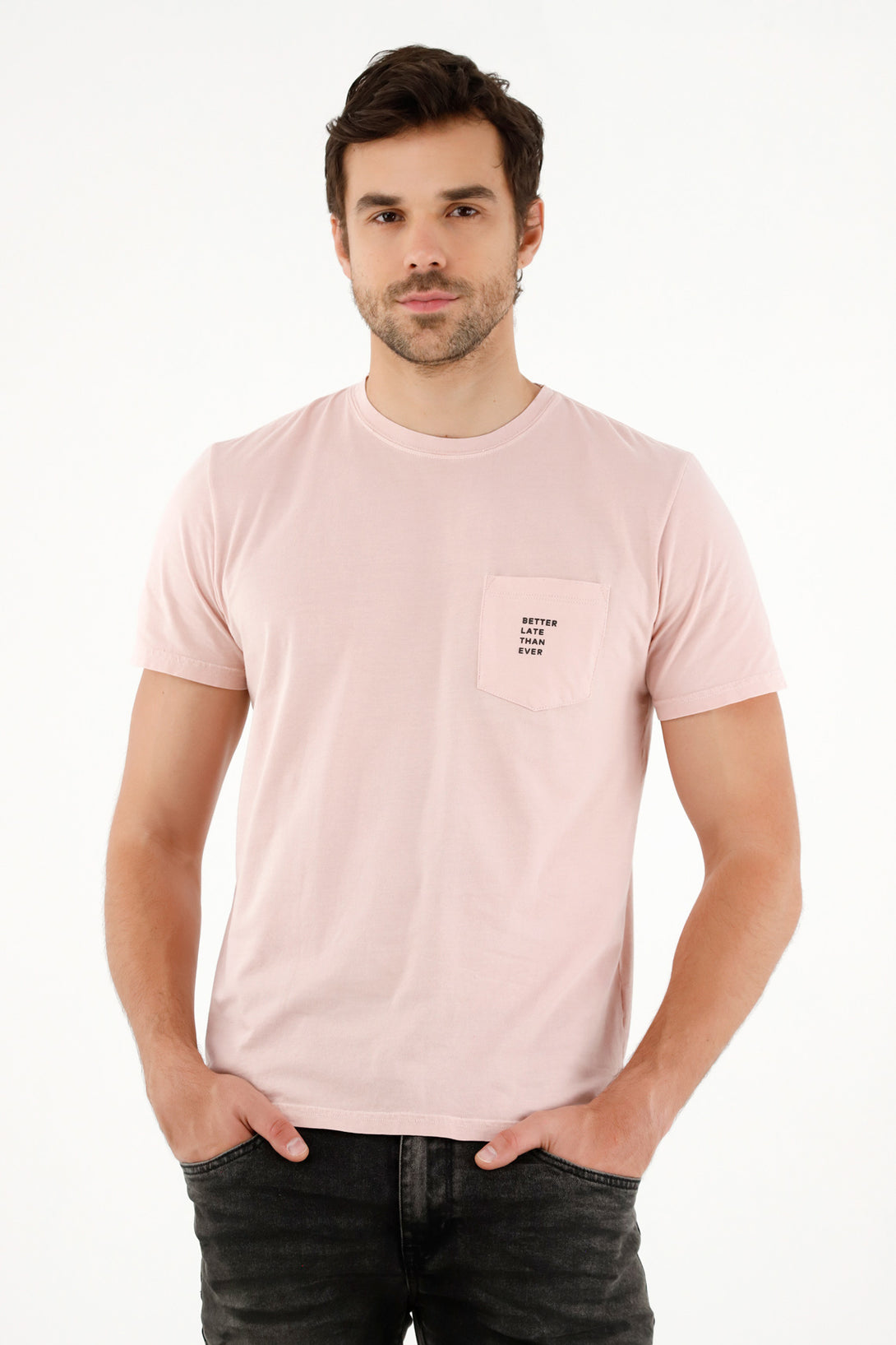 Camiseta rosada con bolsillo para hombre