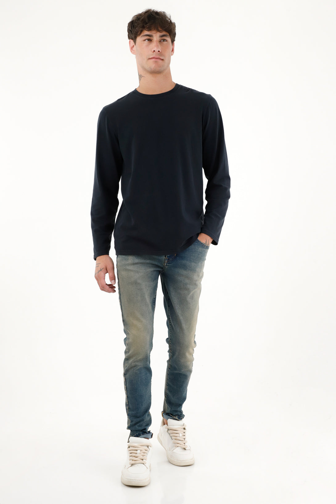 Men's Black Long-Sleeve T-Shirt