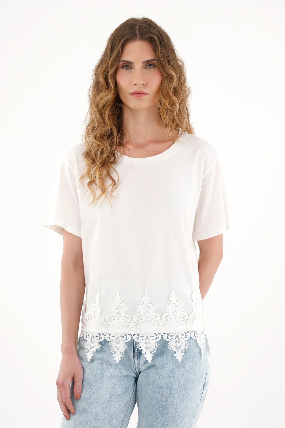 Women's oversized t-shirt with hem detail