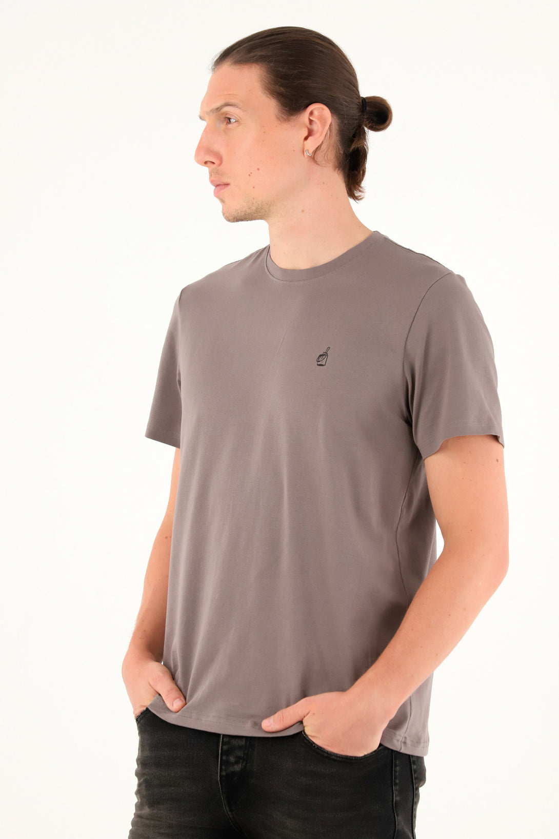 Camiseta gris con estampado en espalda para hombre