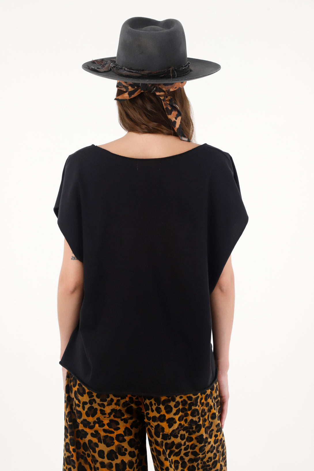 Camiseta negra oversize con estampado para mujer