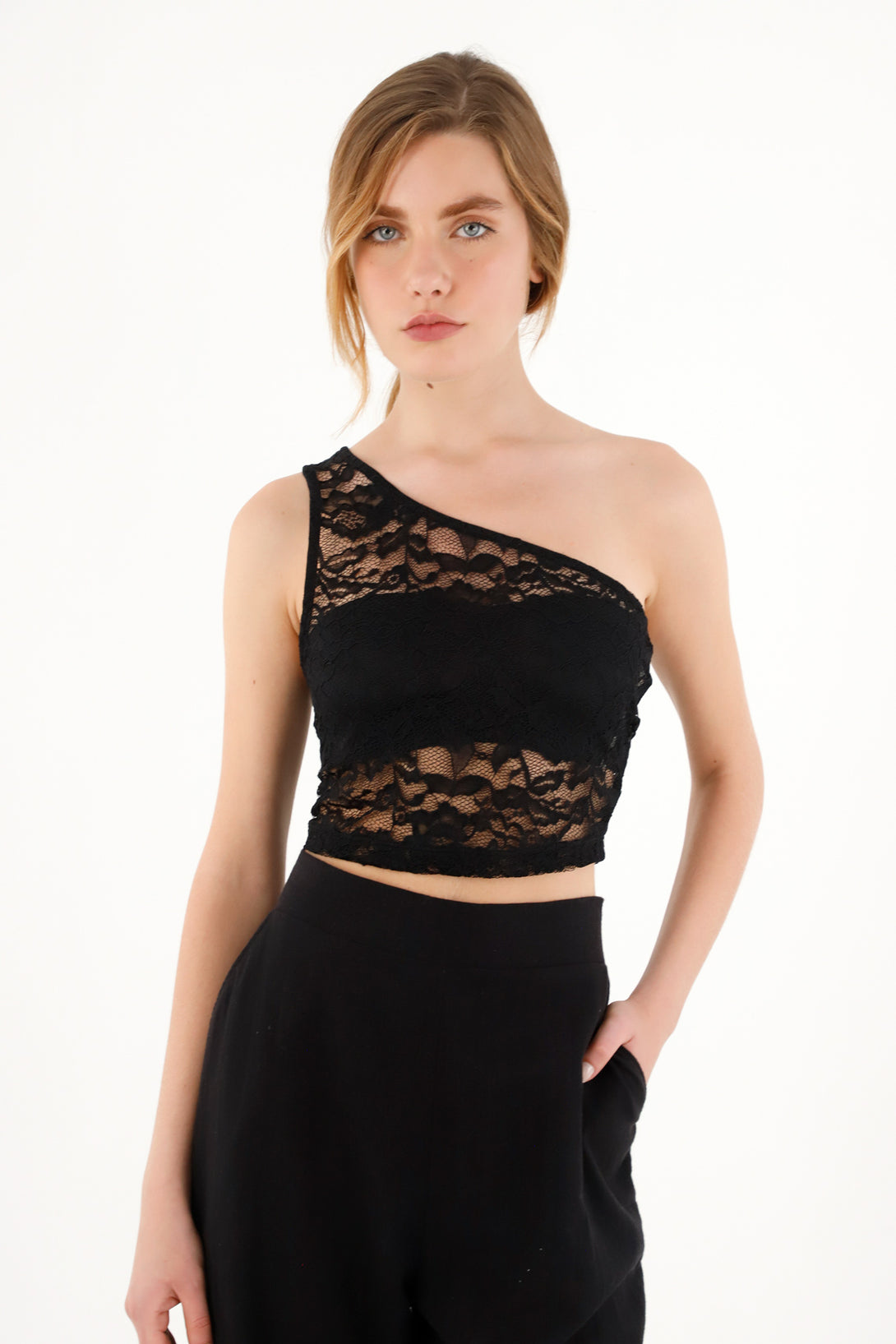 Women's one-shoulder knitted black crop top