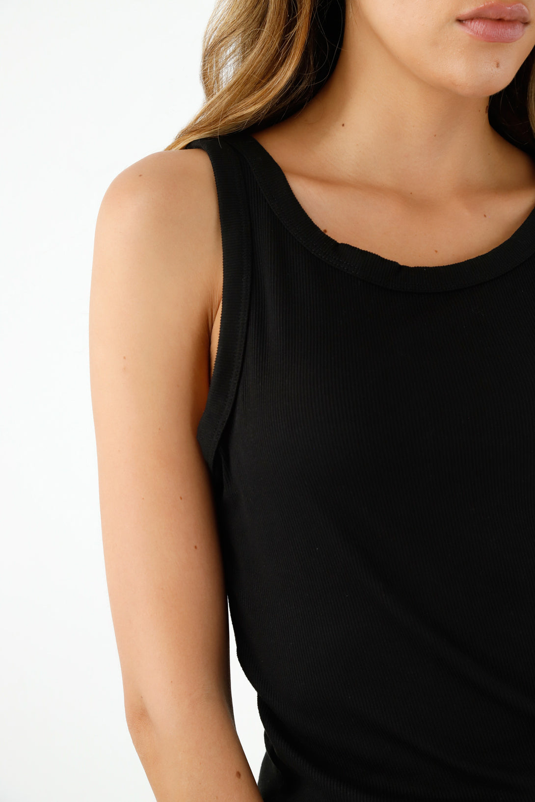 Women's Black Sleeveless Tee