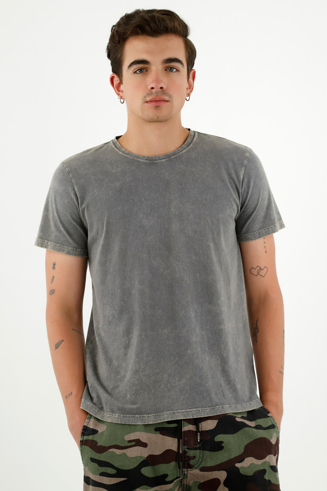 Camiseta con teñido overdye gris para hombre