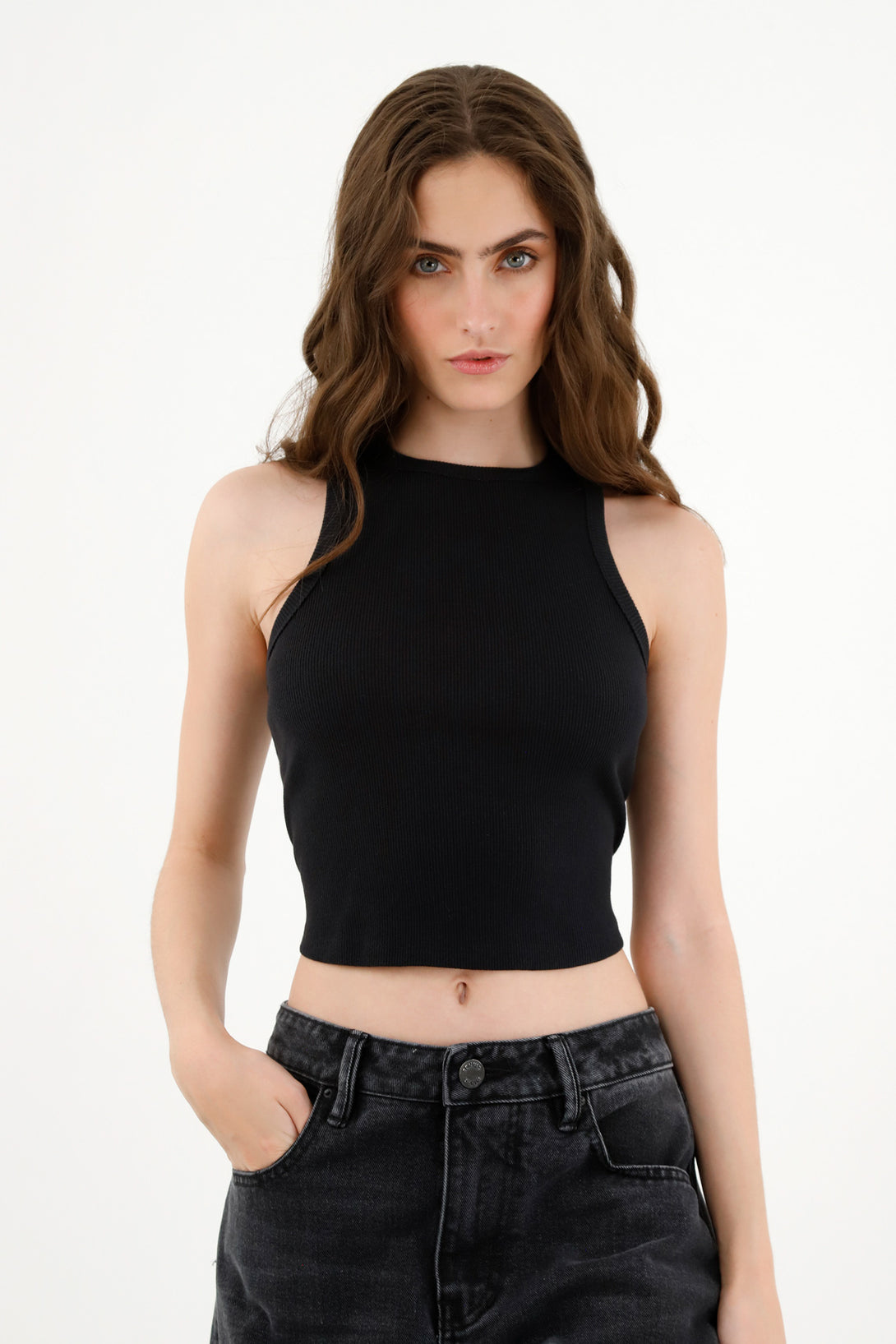 Camiseta tipo crop negra para mujer