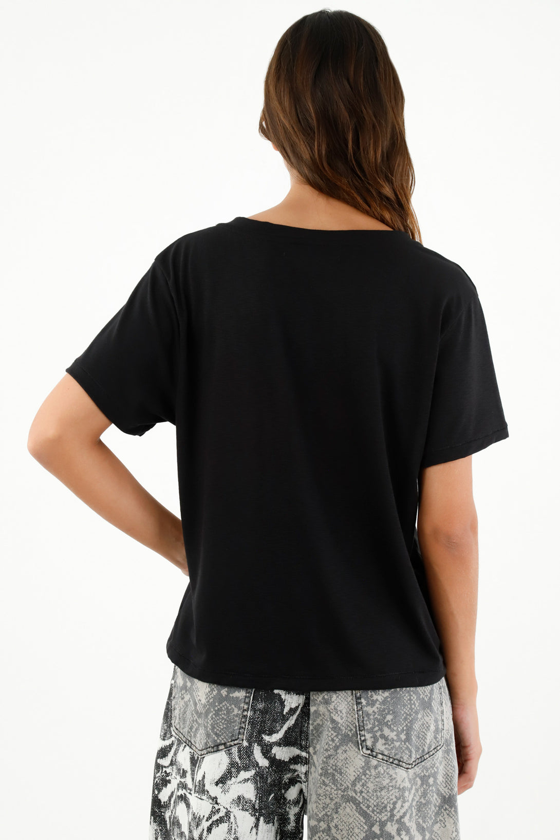 Camiseta básica negra para mujer