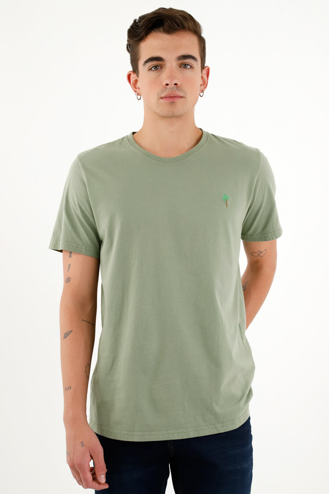 Camiseta verde con mini bordado para hombre