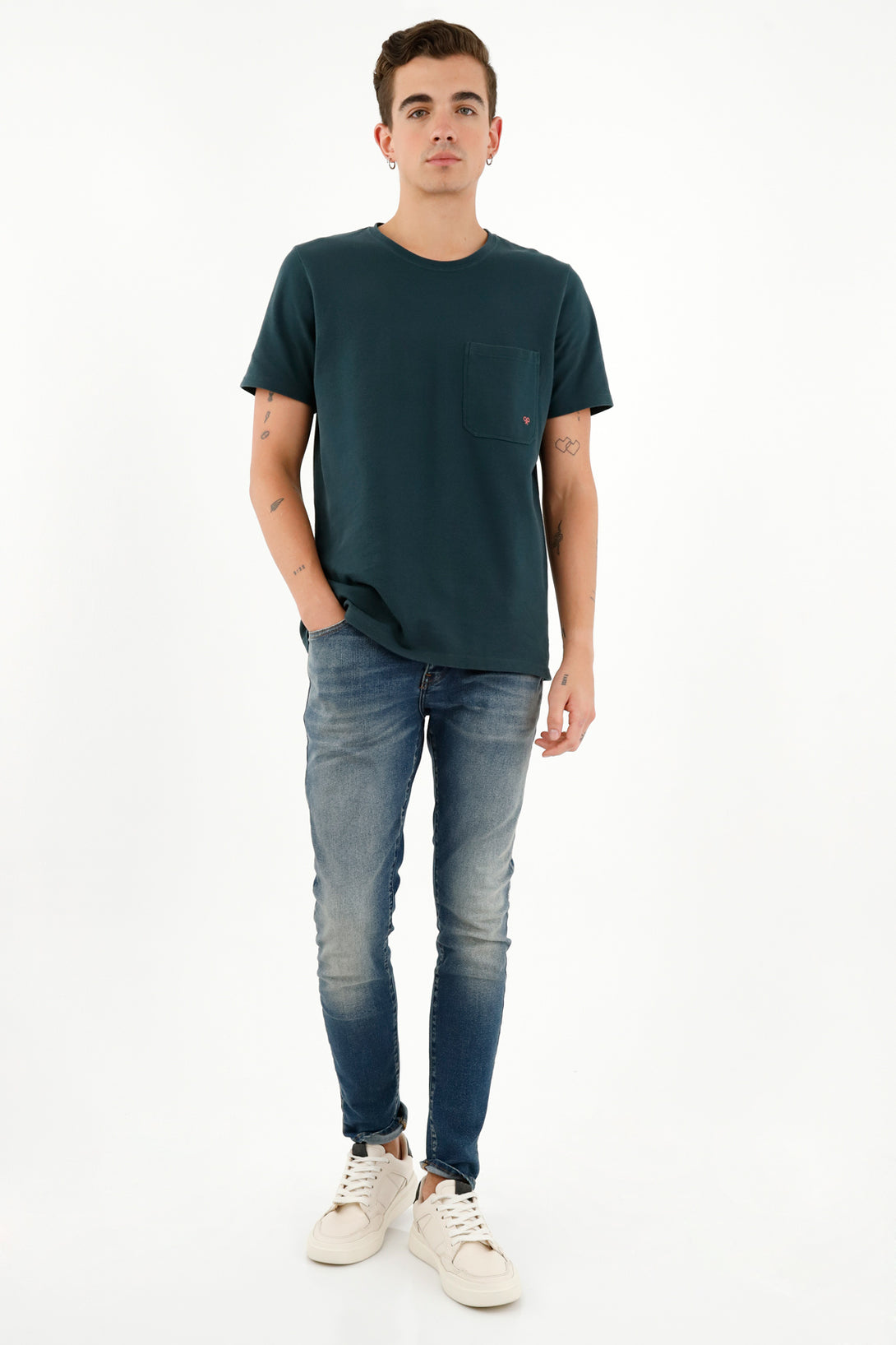 Camiseta con bolsillo de parche verde para hombre