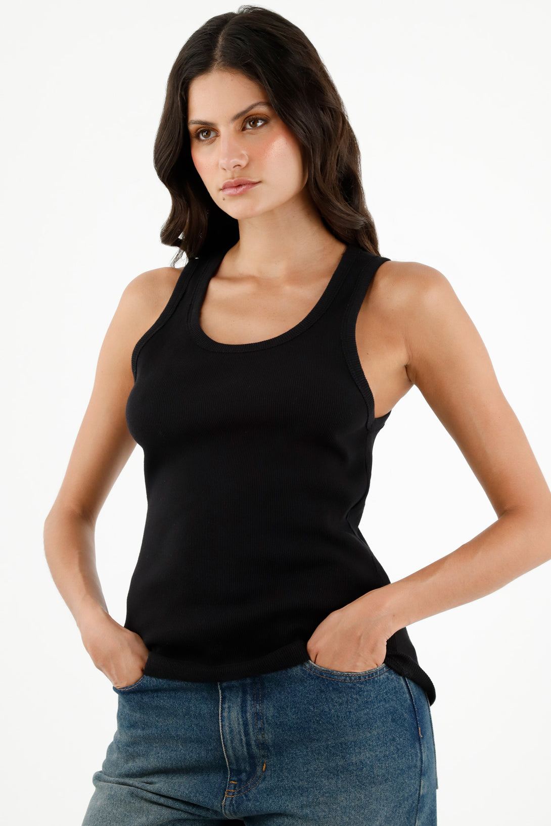 Camiseta negra en rib para mujer