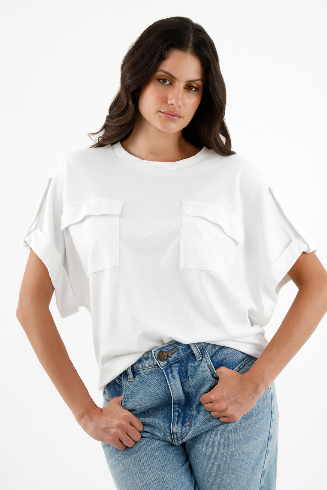 Camiseta blanca de hombro rodado para mujer