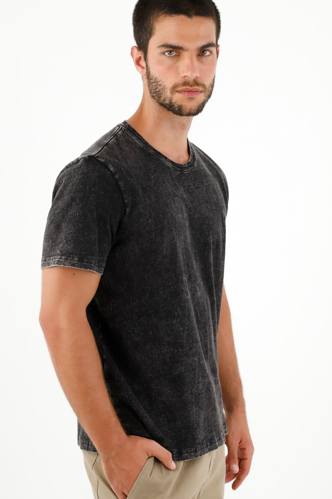 Camiseta negra con teñido overdye para hombre