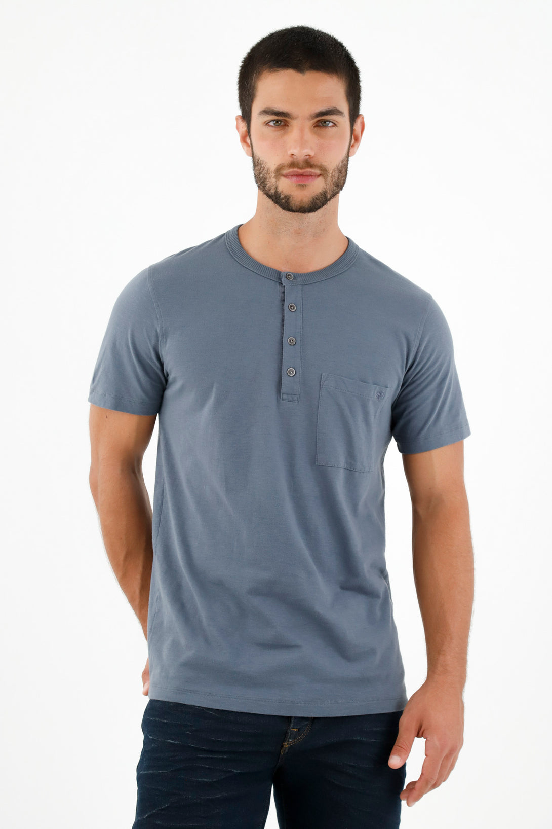 Camiseta tipo henley azul para hombre